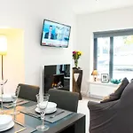 Kinvara House 度假居 *